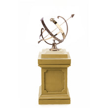 Load image into Gallery viewer, Old Wolds Pedestal Large Profatius